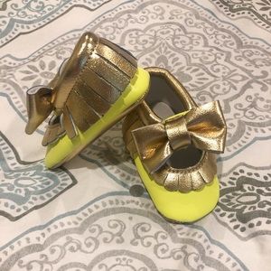 NWOT 18-24 month girl shoes